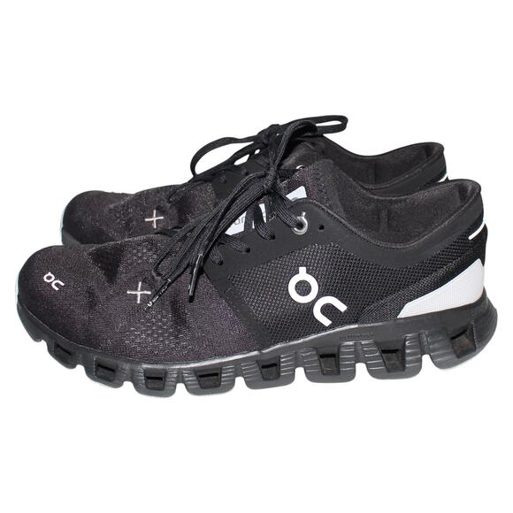On Running Shoes - On Cloud X 3 in Black Size 8